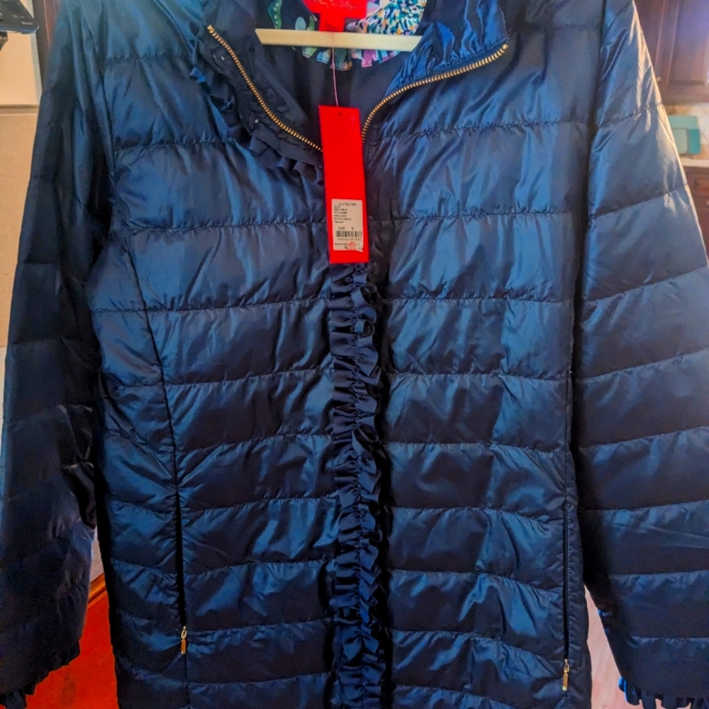 Lilly Pulitzer Doria puffer jacket. NEW size 16 Navy